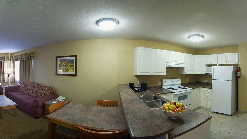 Best Western Plus Osoyoos Hotel & Suites Exterior foto